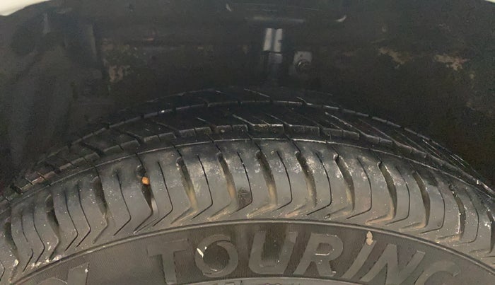 2014 Maruti Swift VXI, Petrol, Manual, 37,134 km, Left Front Tyre Tread