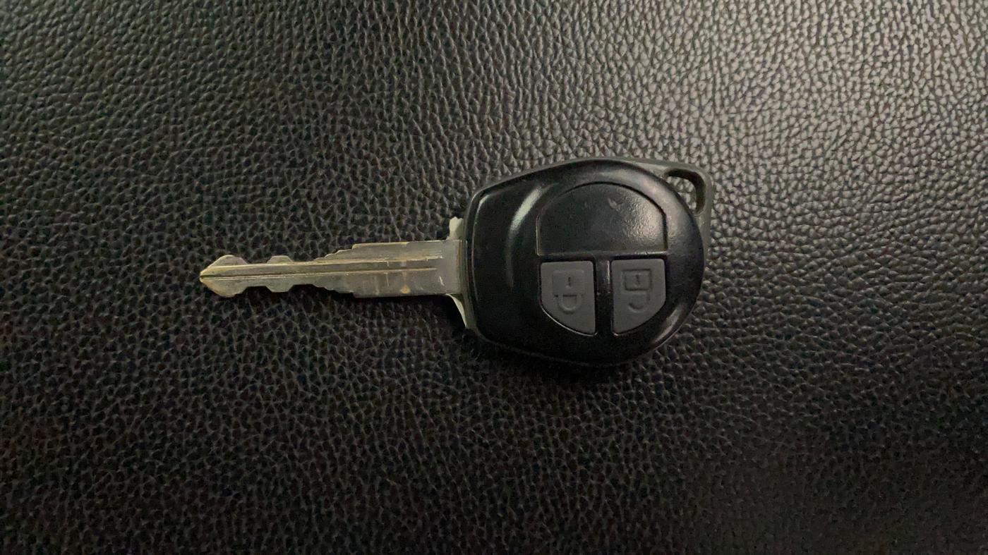 2014 Maruti Swift VXI, Petrol, Manual, 37,134 km, Key Close Up