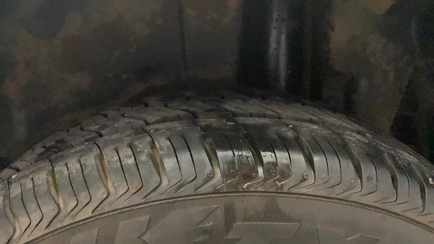 2014 Maruti Swift VXI, Petrol, Manual, 37,134 km, Left Rear Tyre Tread