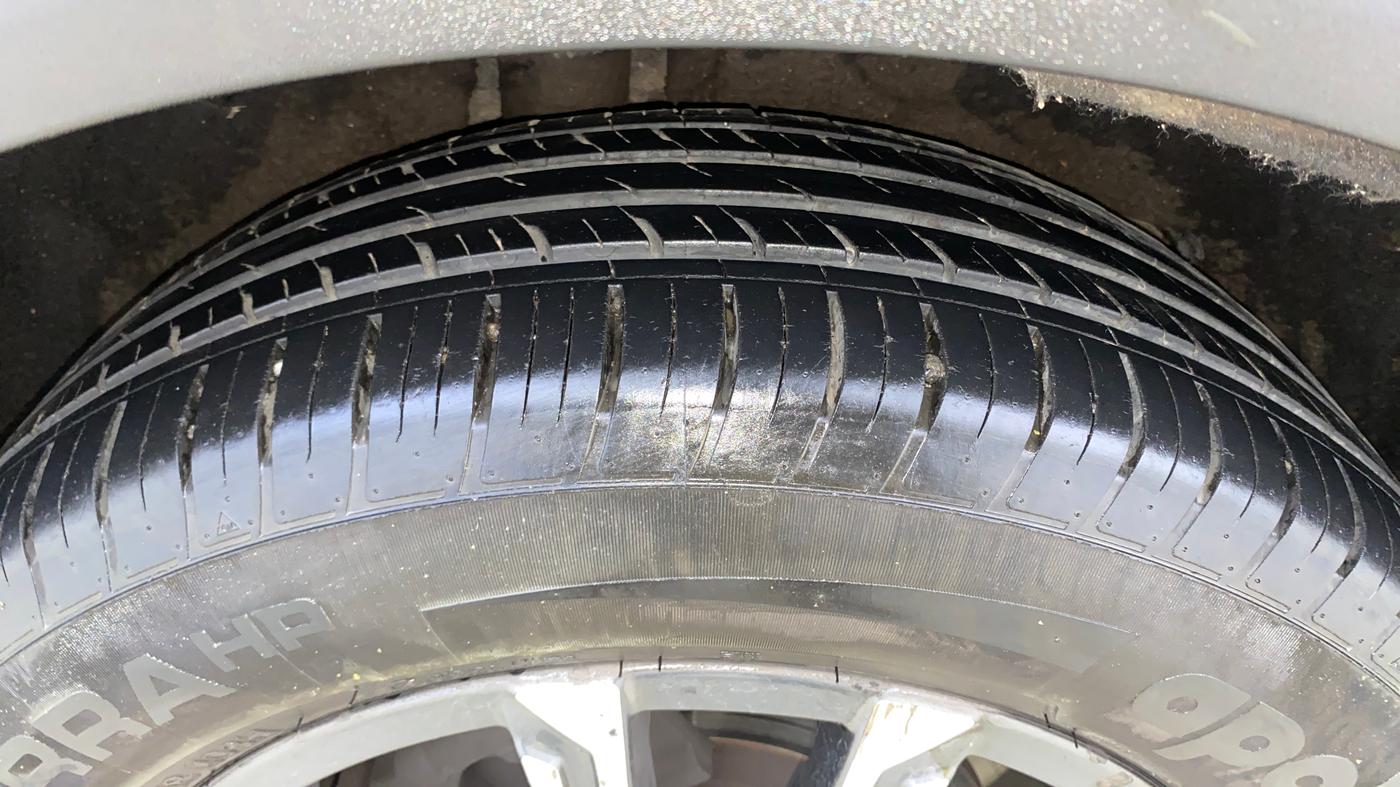 2021 Mahindra XUV700 AX 7 LUXURY P AT 7 STR, Petrol, Automatic, 57,114 km, Right Rear Tyre Tread