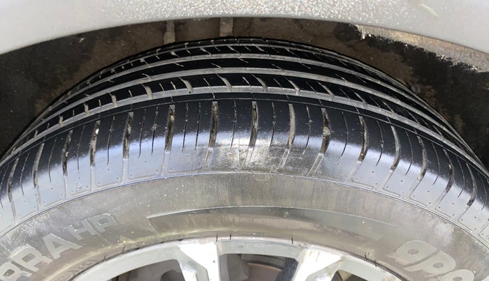 2021 Mahindra XUV700 AX 7 LUXURY P AT 7 STR, Petrol, Automatic, 57,080 km, Right Rear Tyre Tread