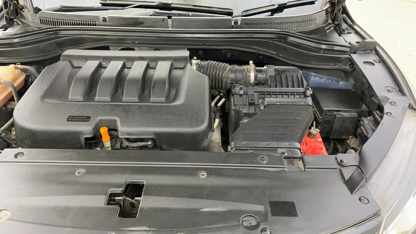 2021 Mahindra XUV700 AX 7 LUXURY P AT 7 STR, Petrol, Automatic, 57,114 km, Engine View - Left