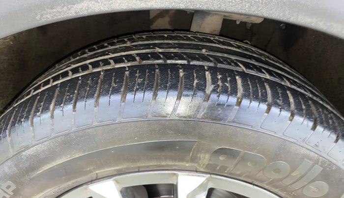 2021 Mahindra XUV700 AX 7 LUXURY P AT 7 STR, Petrol, Automatic, 57,080 km, Left Front Tyre Tread