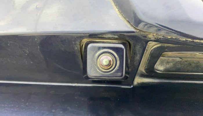 2021 Mahindra XUV700 AX 7 LUXURY P AT 7 STR, Petrol, Automatic, 57,080 km, Parking Camera