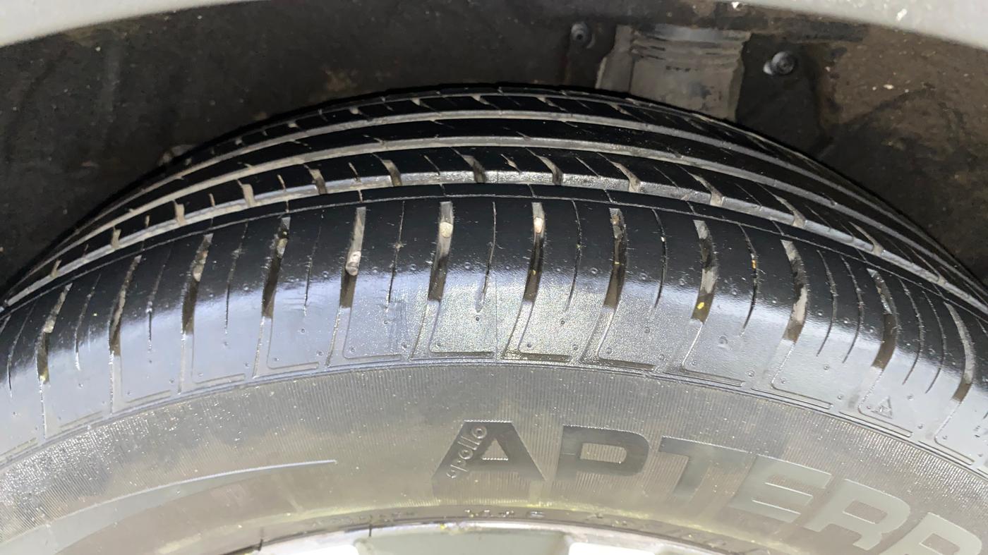 2021 Mahindra XUV700 AX 7 LUXURY P AT 7 STR, Petrol, Automatic, 57,114 km, Left Rear Tyre Tread