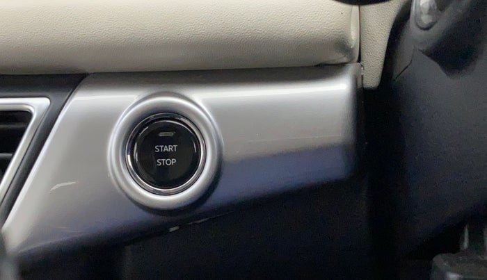 2021 Mahindra XUV700 AX 7 LUXURY P AT 7 STR, Petrol, Automatic, 57,080 km, Keyless Start/ Stop Button