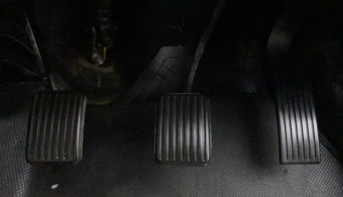 2022 Hyundai AURA S 1.2 CNG, CNG, Manual, 32,830 km, Pedals