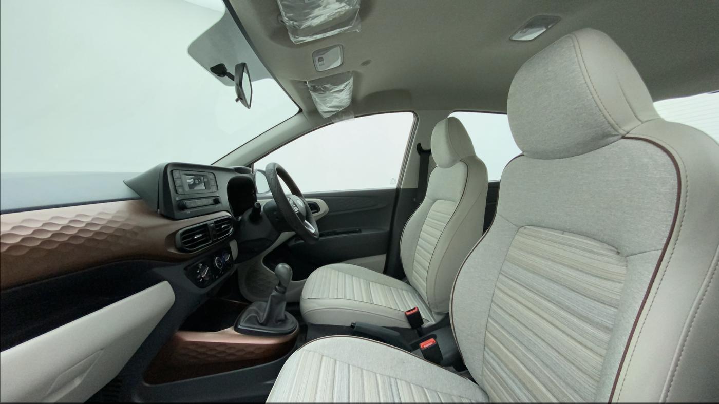 2022 Hyundai AURA S 1.2 CNG, CNG, Manual, 32,830 km, Right Side Front Door Cabin