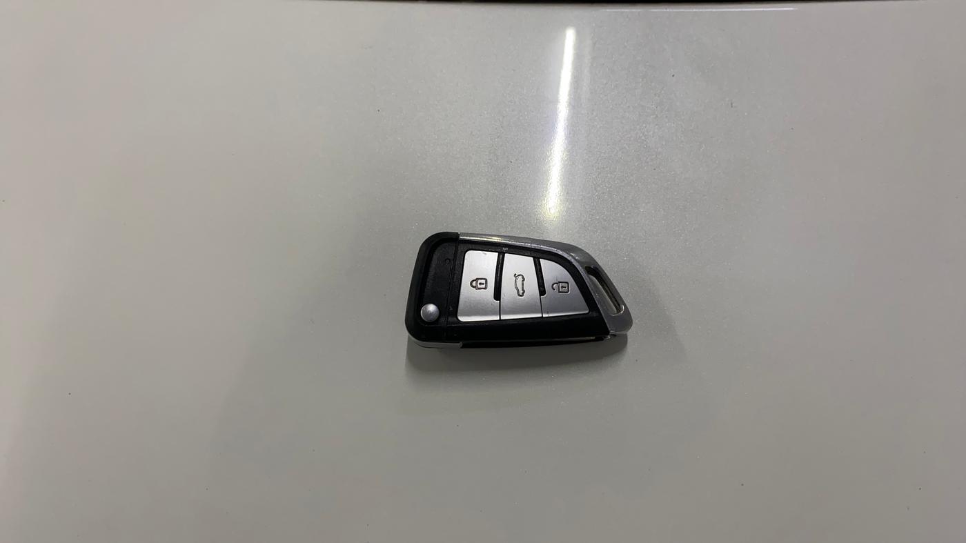 2017 Tata Tiago XT PETROL, Petrol, Manual, 48,903 km, Key Close Up