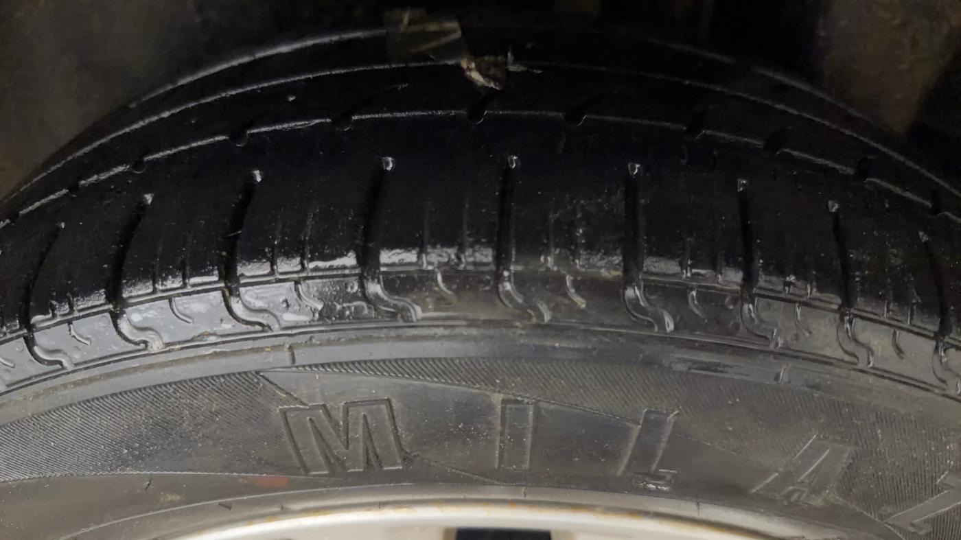 2018 Maruti Ciaz DELTA 1.5 SHVS MT PETROL, Petrol, Manual, 1,05,091 km, Left Rear Tyre Tread