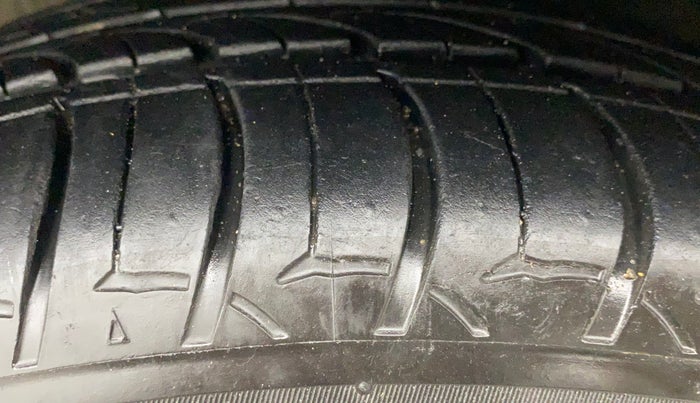 2017 Volkswagen Polo GT TSI AT, Petrol, Automatic, 36,864 km, Right Front Tyre Tread