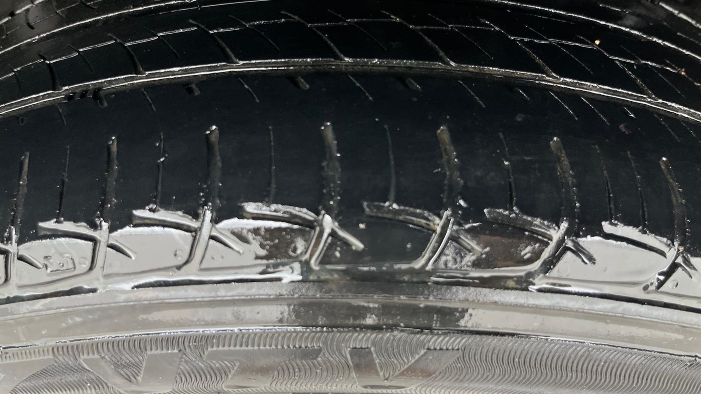 2020 Volkswagen Vento HIGHLINE 1.0L TSI AT, Petrol, Automatic, 34,673 km, Left Rear Tyre Tread