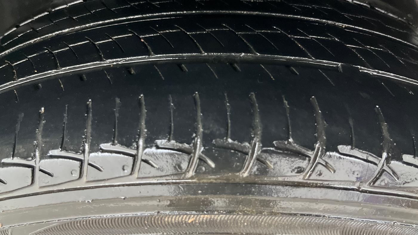 2020 Volkswagen Vento HIGHLINE 1.0L TSI AT, Petrol, Automatic, 34,673 km, Right Rear Tyre Tread