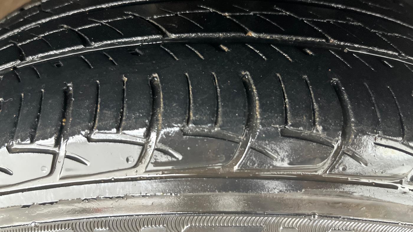 2020 Volkswagen Vento HIGHLINE 1.0L TSI AT, Petrol, Automatic, 34,673 km, Right Front Tyre Tread