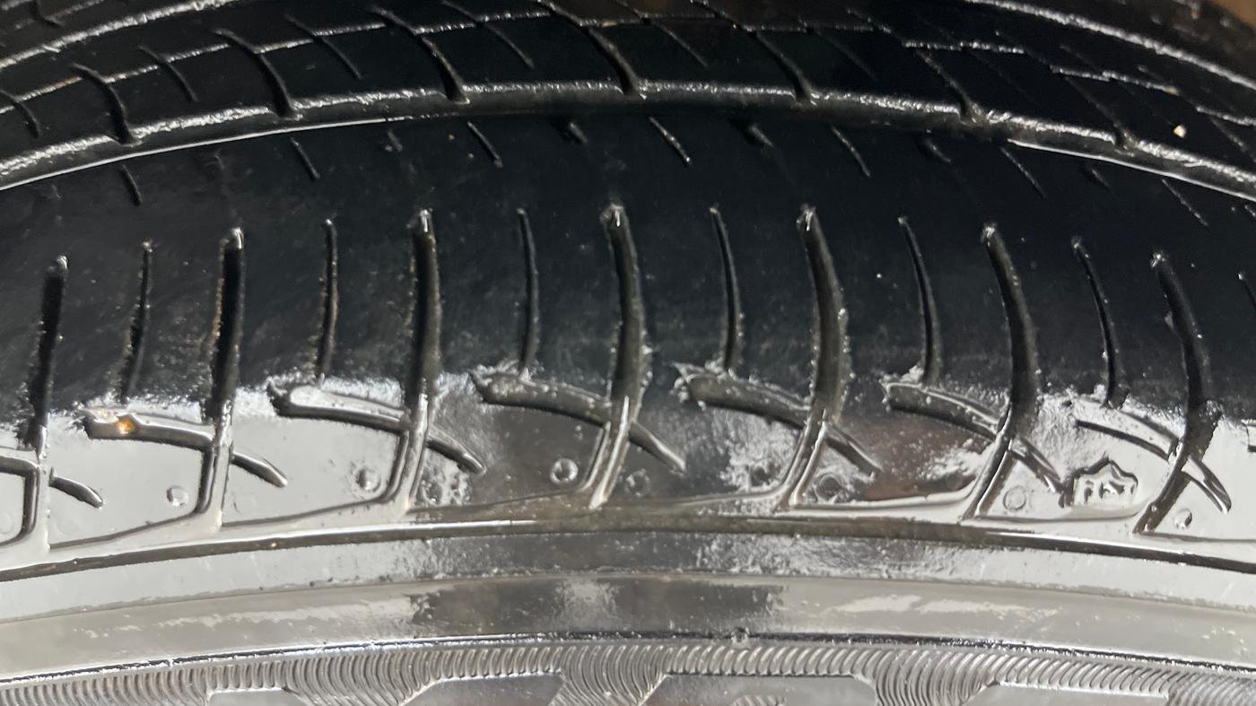 2020 Volkswagen Vento HIGHLINE 1.0L TSI AT, Petrol, Automatic, 34,673 km, Left Front Tyre Tread