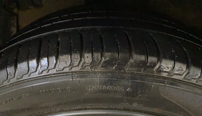 2021 Hyundai NEW I20 SPORTZ 1.2 AT, Petrol, Automatic, 23,673 km, Right Rear Tyre Tread