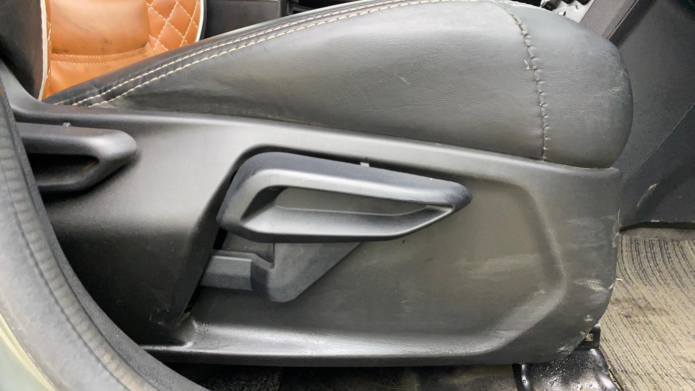 2021 Tata TIAGO NRG XZ MT, CNG, Manual, 45,857 km, Driver Side Adjustment Panel