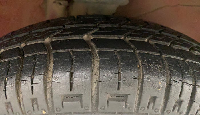 2011 Maruti Alto LXI, Petrol, Manual, 52,358 km, Right Front Tyre Tread