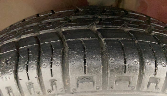 2011 Maruti Alto LXI, Petrol, Manual, 52,358 km, Left Front Tyre Tread