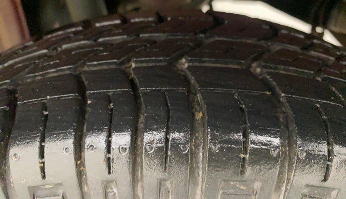 2011 Maruti Alto LXI, Petrol, Manual, 52,358 km, Left Rear Tyre Tread