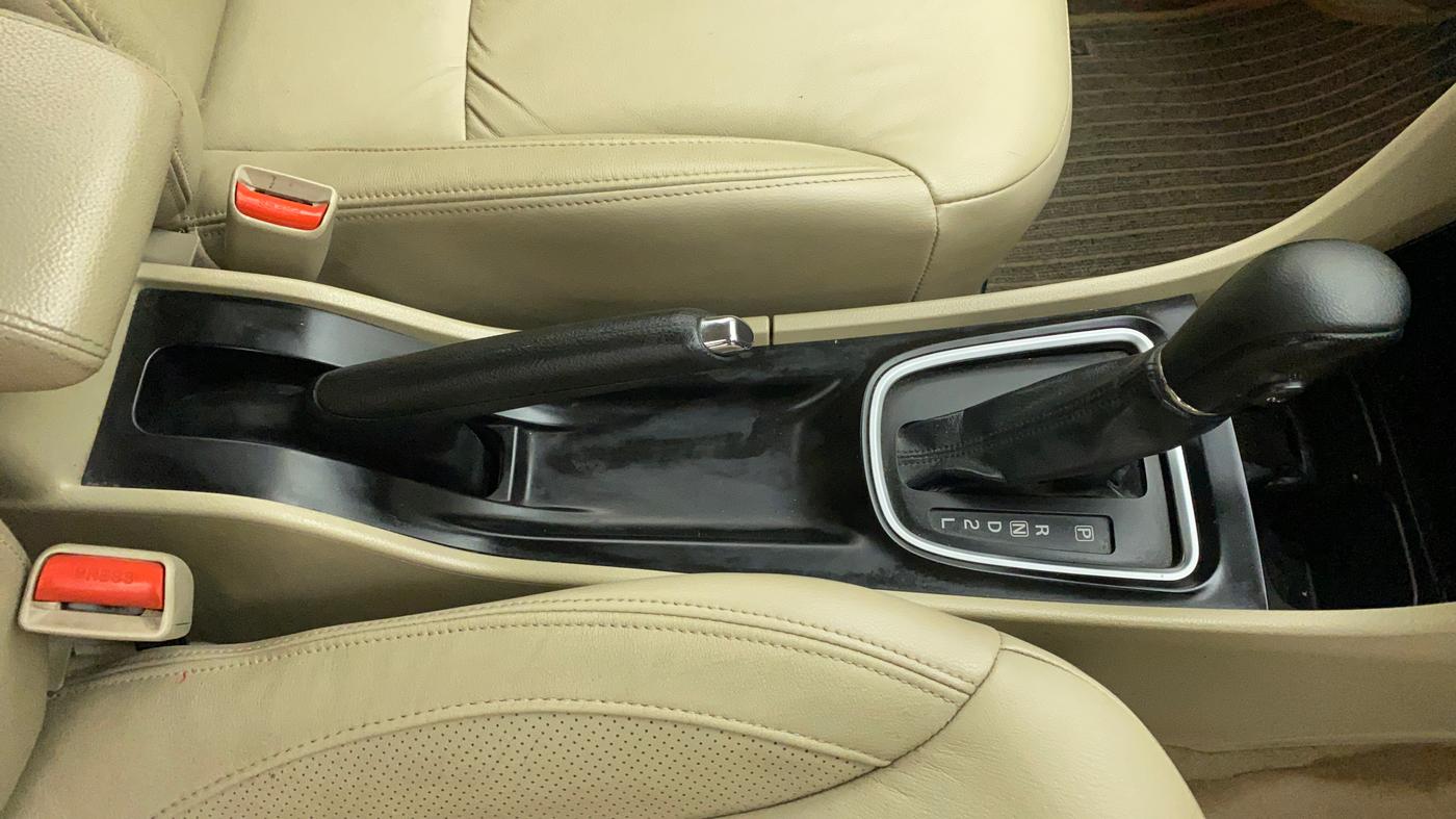 2019 Maruti Ciaz ALPHA  AT 1.5 SHVS PETROL, Petrol, Automatic, 58,833 km, Gear Lever