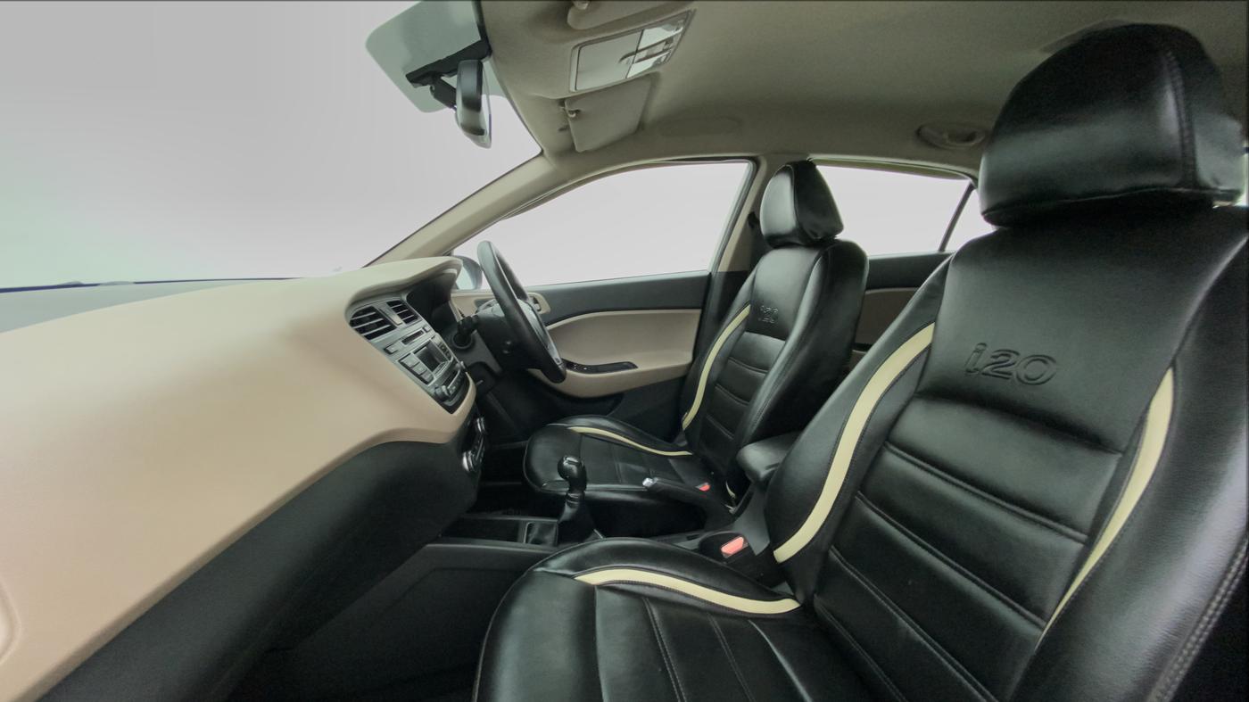 2015 Hyundai Elite i20 SPORTZ 1.2, Petrol, Manual, 84,176 km, Right Side Front Door Cabin