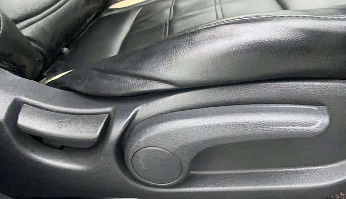 2015 Hyundai Elite i20 SPORTZ 1.2, Petrol, Manual, 84,176 km, Driver Side Adjustment Panel