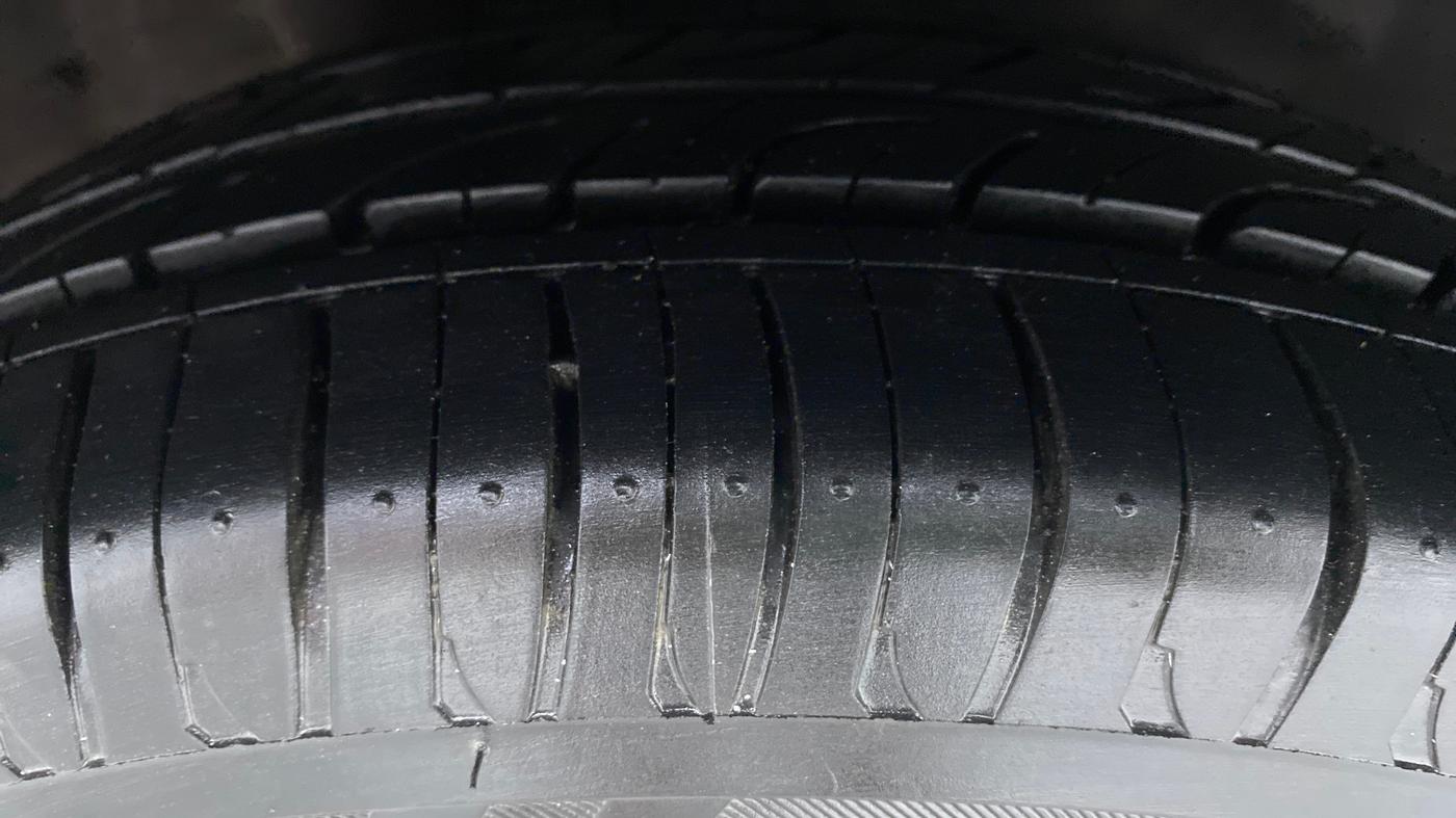 2014 Honda Amaze 1.2 VXMT I VTEC, Petrol, Manual, 31,001 km, Right Rear Tyre Tread