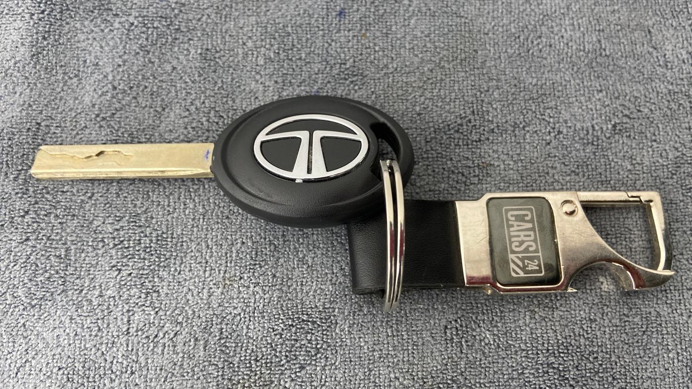 2021 Tata TIGOR 1.2 XMA RTN, Petrol, Automatic, 12,584 km, Key Close Up
