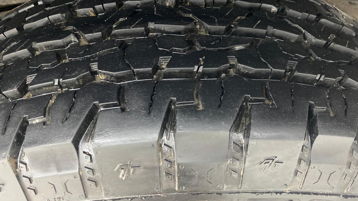 2024 Mahindra Thar LX PETROL HT 4WD AT, Petrol, Automatic, 4,777 km, Left Rear Tyre Tread
