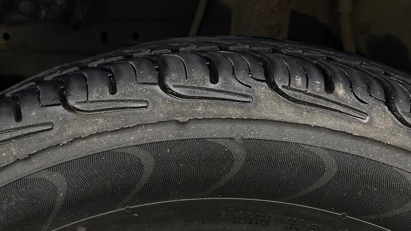 2016 Datsun Go T, Petrol, Manual, 71,297 km, Left Front Tyre Tread