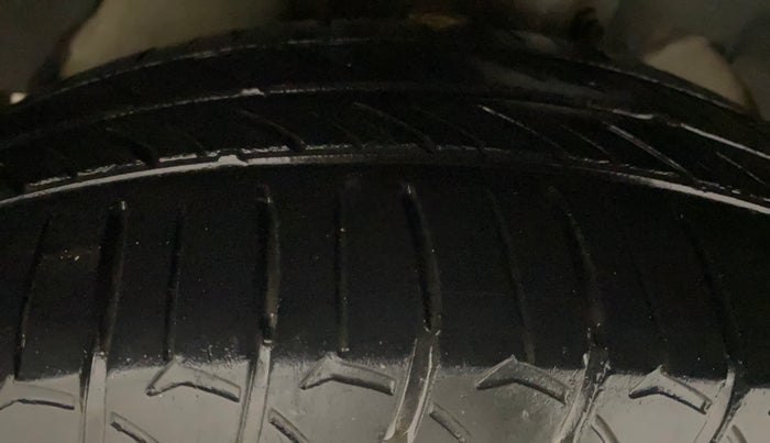 2013 Ford Classic LXI 1.4 DIESEL, Diesel, Manual, 87,098 km, Left Front Tyre Tread