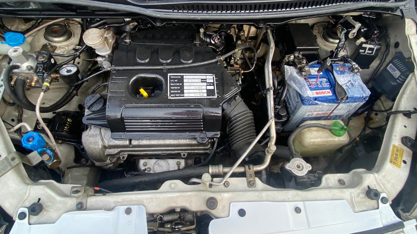2016 Maruti Wagon R 1.0 VXI, CNG, Manual, 65,601 km, Engine View