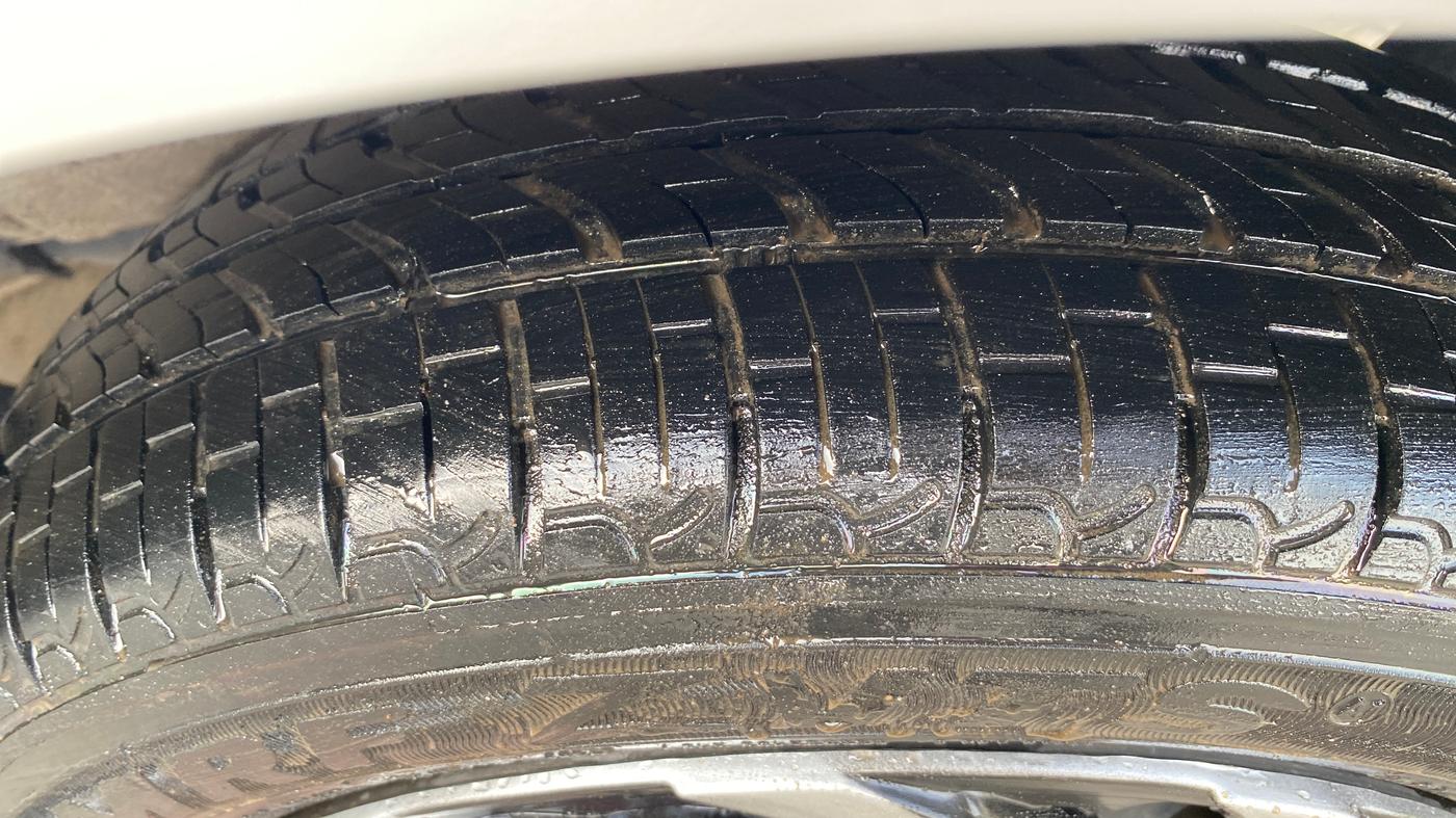 2016 Maruti Wagon R 1.0 VXI, CNG, Manual, 65,601 km, Left Rear Tyre Tread