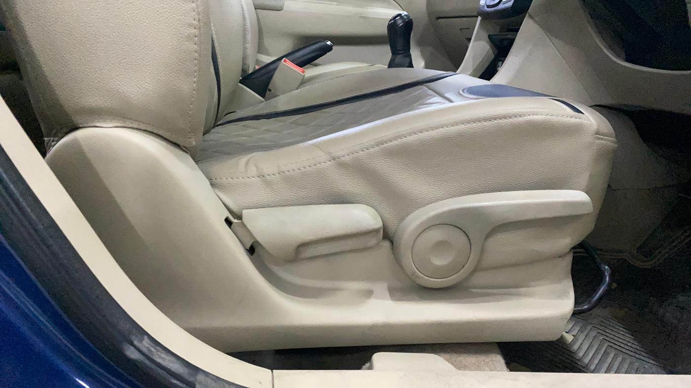 2018 Maruti Ciaz DELTA DIESEL 1.3, Diesel, Manual, 27,627 km, Driver Side Adjustment Panel