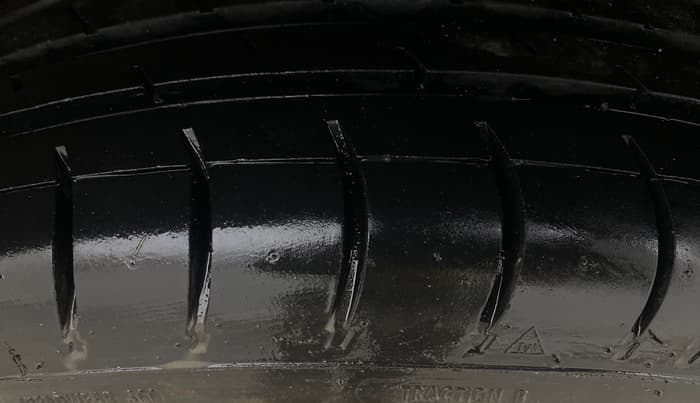 2017 Renault Kwid CLIMBER 1.0 AMT, Petrol, Automatic, 61,573 km, Left Rear Tyre Tread
