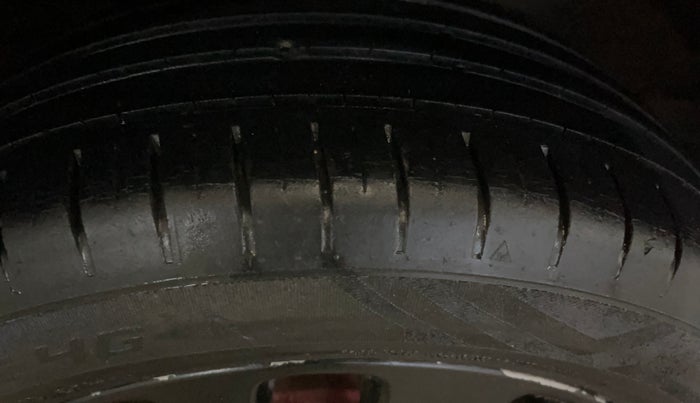 2016 Maruti Baleno ALPHA PETROL 1.2, Petrol, Manual, 65,227 km, Right Rear Tyre Tread