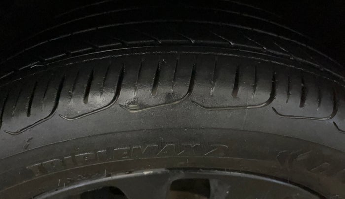 2016 Maruti Baleno ALPHA PETROL 1.2, Petrol, Manual, 65,227 km, Left Front Tyre Tread