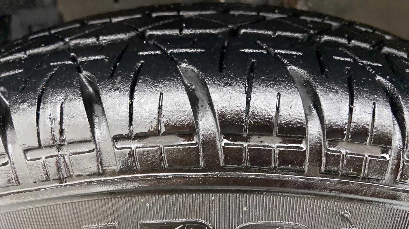 2012 Maruti Swift Dzire VDI BS IV, Diesel, Manual, 1,30,638 km, Left Front Tyre Tread