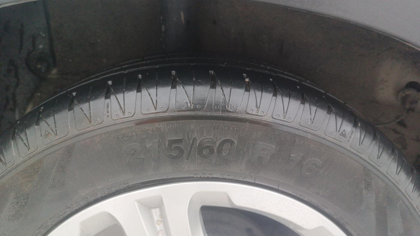 2021 KIA SONET HTK PLUS 1.2, Petrol, Manual, 37,870 km, Right Rear Tyre Tread