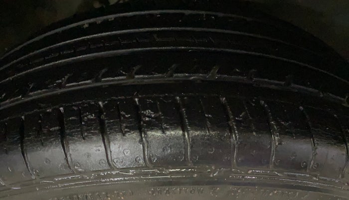 2021 Hyundai VENUE S 1.2, Petrol, Manual, 22,857 km, Right Front Tyre Tread