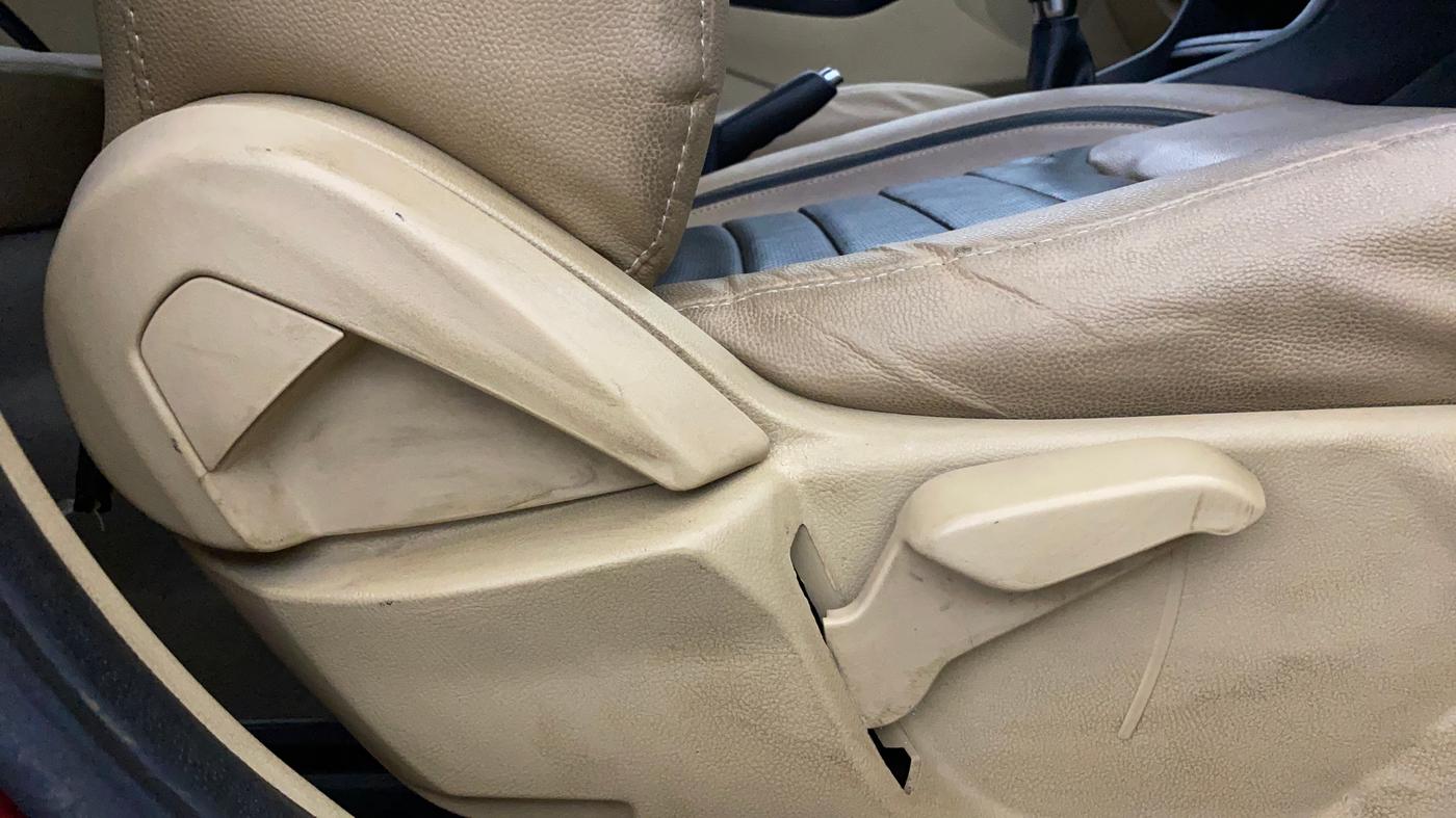 2019 Ford Figo Aspire TITANIUM 1.2 PETROL, Petrol, Manual, 65,219 km, Driver Side Adjustment Panel