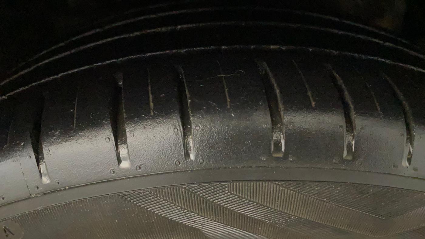 2019 Ford Figo Aspire TITANIUM 1.2 PETROL, Petrol, Manual, 65,219 km, Right Front Tyre Tread