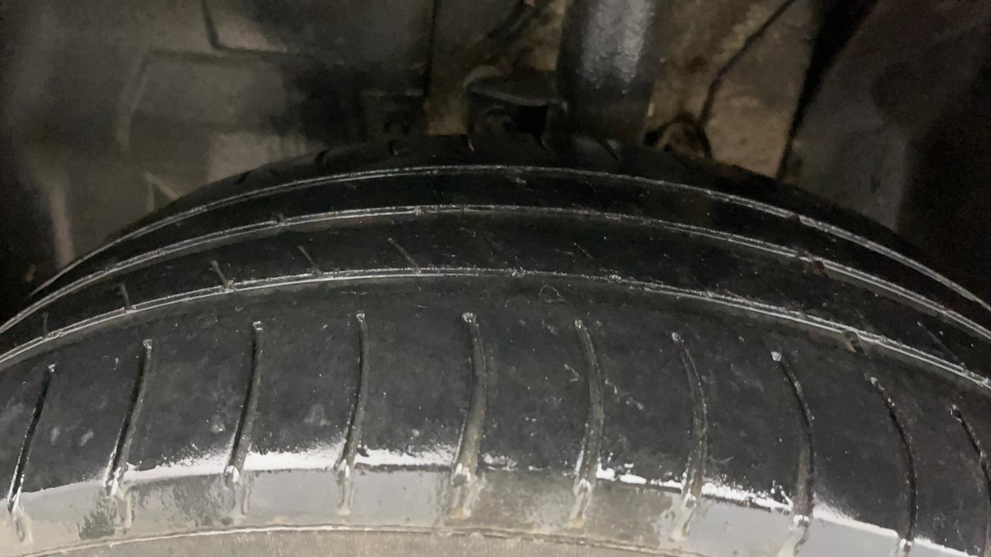 2023 Tata PUNCH PURE MT, Petrol, Manual, 69,649 km, Left Front Tyre Tread