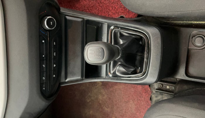 2023 Tata PUNCH PURE MT, Petrol, Manual, 69,618 km, Gear Lever