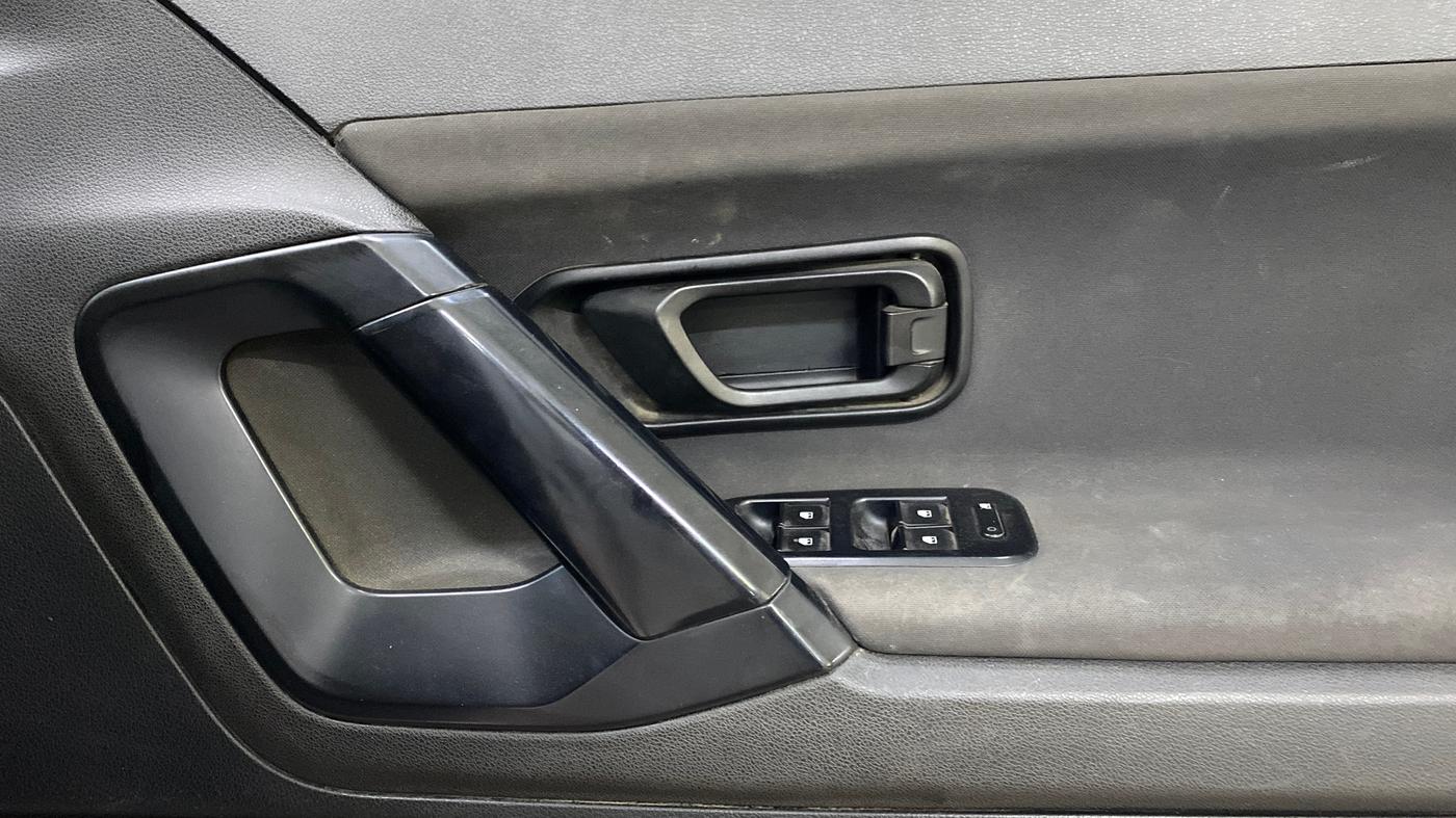2022 Tata Harrier XE 2.0L KRYOTEC, Diesel, Manual, 72,489 km, Driver Side Door Panels Control