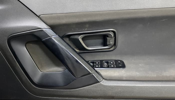 2022 Tata Harrier XE 2.0L KRYOTEC, Diesel, Manual, 72,489 km, Driver Side Door Panels Control