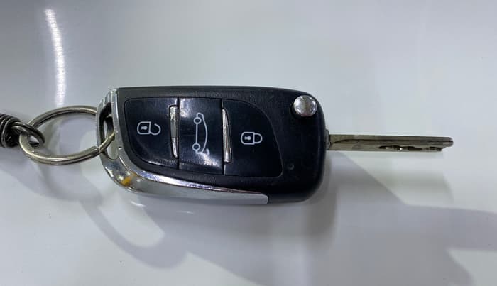 2022 Tata Harrier XE 2.0L KRYOTEC, Diesel, Manual, 72,489 km, Key Close Up