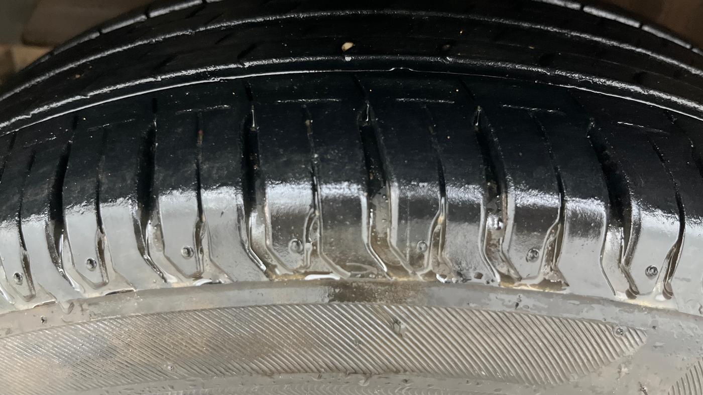 2024 Maruti Swift ZXI PLUS AMT, Petrol, Automatic, 22,202 km, Left Front Tyre Tread