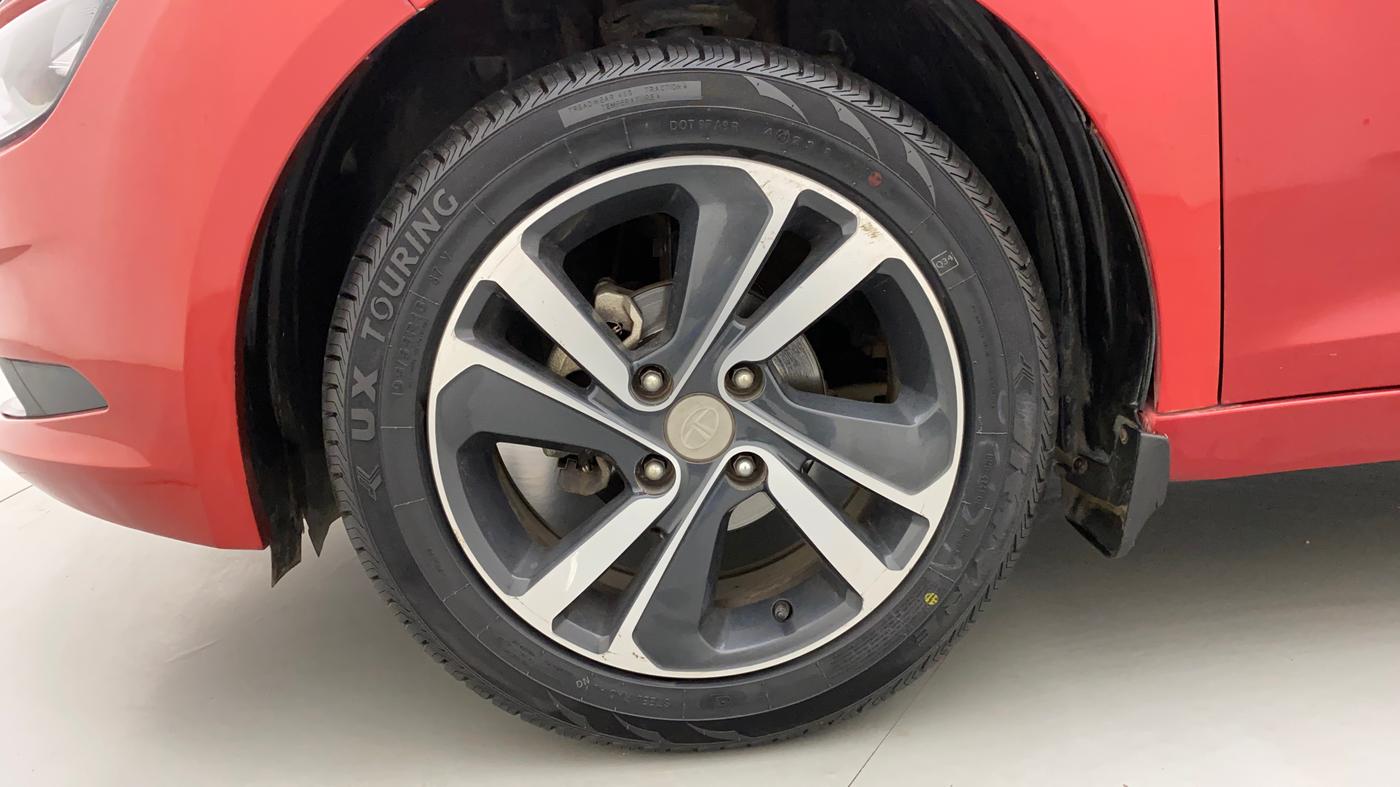 2020 Tata ALTROZ XZ PETROL, Petrol, Manual, 35,695 km, Left Front Wheel